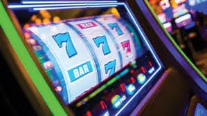 Trải nghiệm live casino tại 22win với dealer trực tiếp và đa dạng trò chơi
